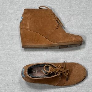 Toms Lace-up Brown Suede Wedge Booties - Size 5